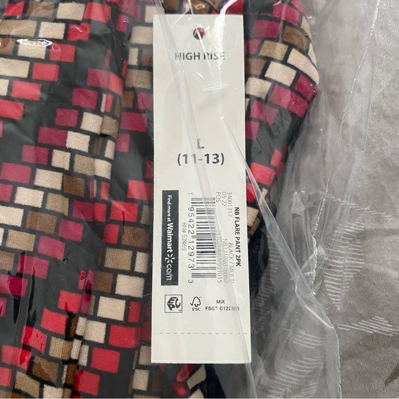 Women’s high rise flared pants. 2 pack. Multi red and solid black. NWT. L - Picture 13 of 14